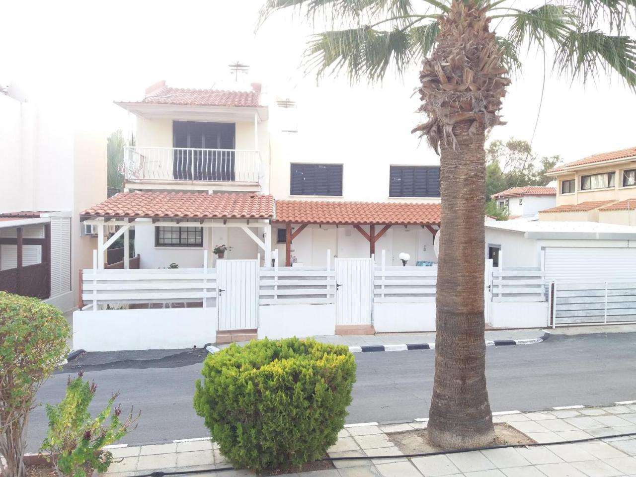 Pirgos Beach House 라르나카 외부 사진